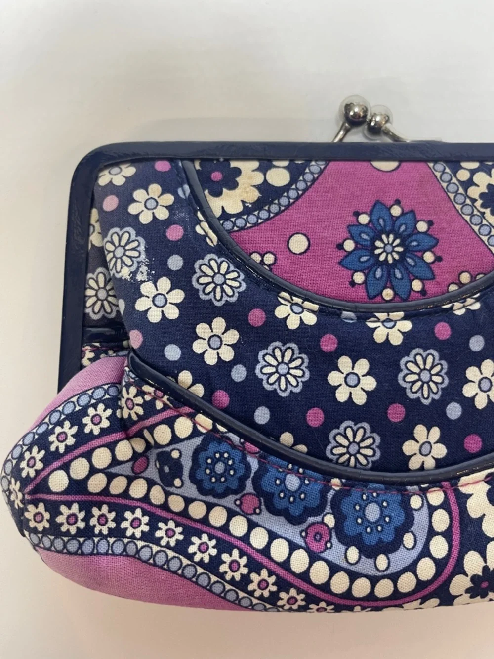 5/$25 Vera Bradley Purple and Navy Paisley Kiss-Lock Coin Purse - Picture 7 of 7